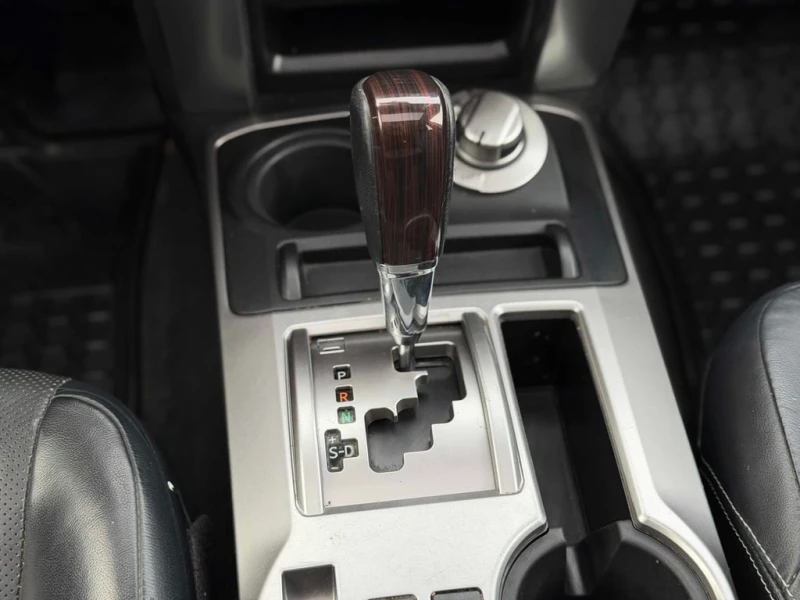 Toyota 4runner 2014 SR5 * CARFAX * БЕЗ ПЪРВОНАЧАЛНА ВНОСКА, снимка 15 - Автомобили и джипове - 52941702