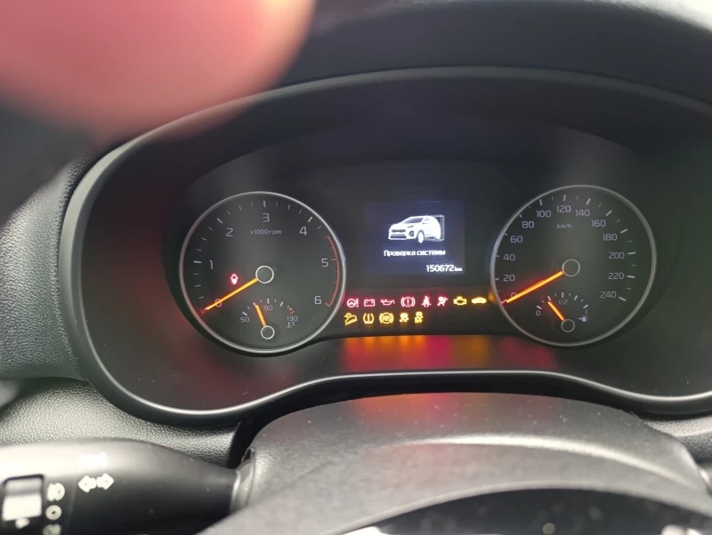 Kia Sportage 1, 6 D, снимка 11 - Автомобили и джипове - 53306025