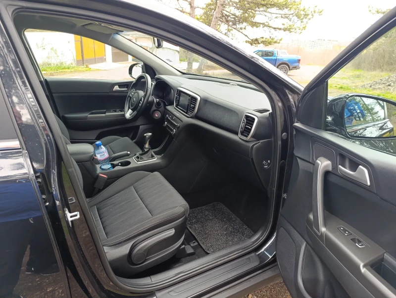 Kia Sportage 1, 6 D, снимка 5 - Автомобили и джипове - 53306025