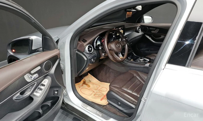 Mercedes-Benz GLC, снимка 10 - Автомобили и джипове - 53450420