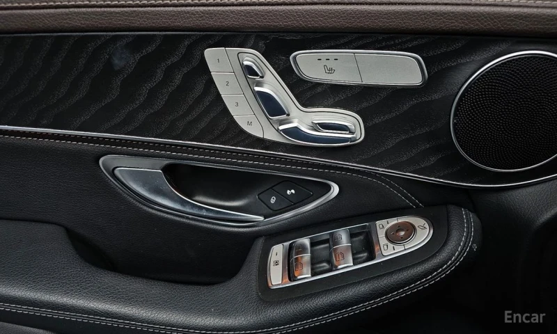 Mercedes-Benz GLC, снимка 12 - Автомобили и джипове - 53450420