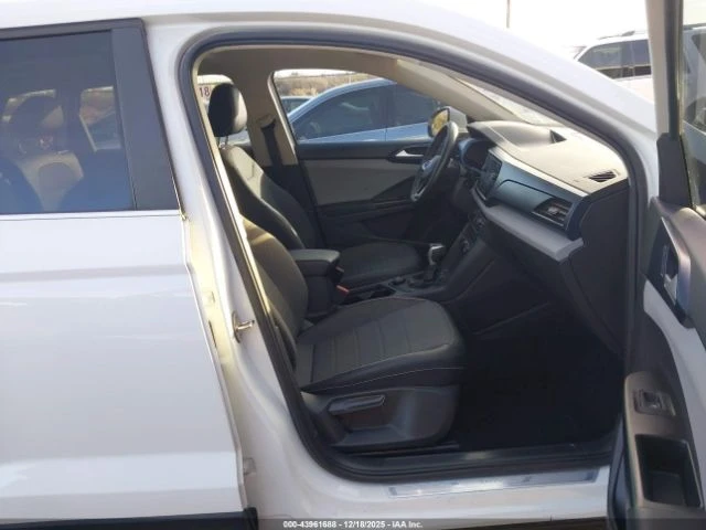 VW Taos 1.5T SE, снимка 10 - Автомобили и джипове - 53660402