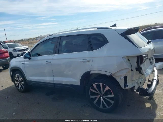 VW Taos 1.5T SE, снимка 8 - Автомобили и джипове - 53660402