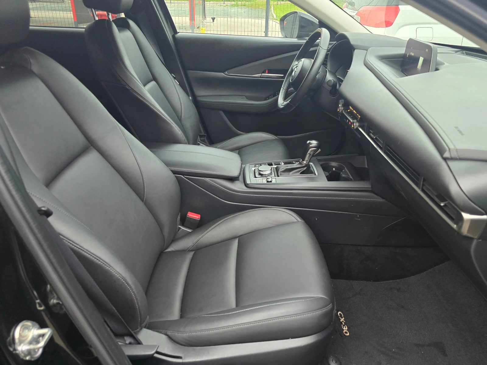 Mazda CX-30 Premium 2.5i/AWD/Авт./Лизинг, снимка 14 - Автомобили и джипове - 54481034