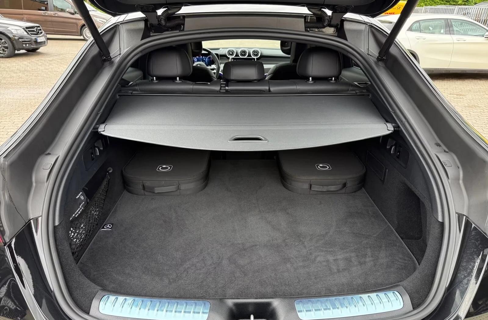 Mercedes-Benz GLC 63 AMG S-E PERF/476HP/PANO/DISTR/CARBON/360/HUD/BURM/549z, снимка 9 - Автомобили и джипове - 55186456