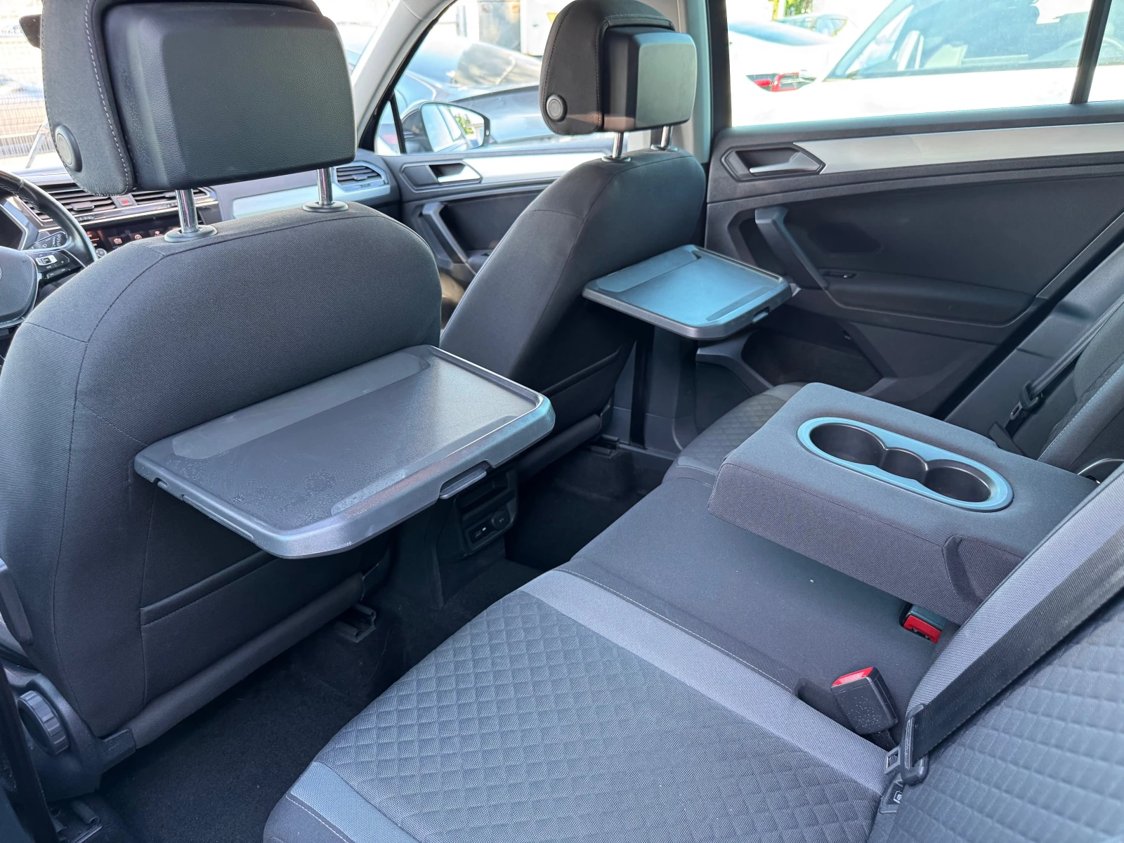 VW Tiguan 2.0 TDI / 4X4/, снимка 12 - Автомобили и джипове - 55315209