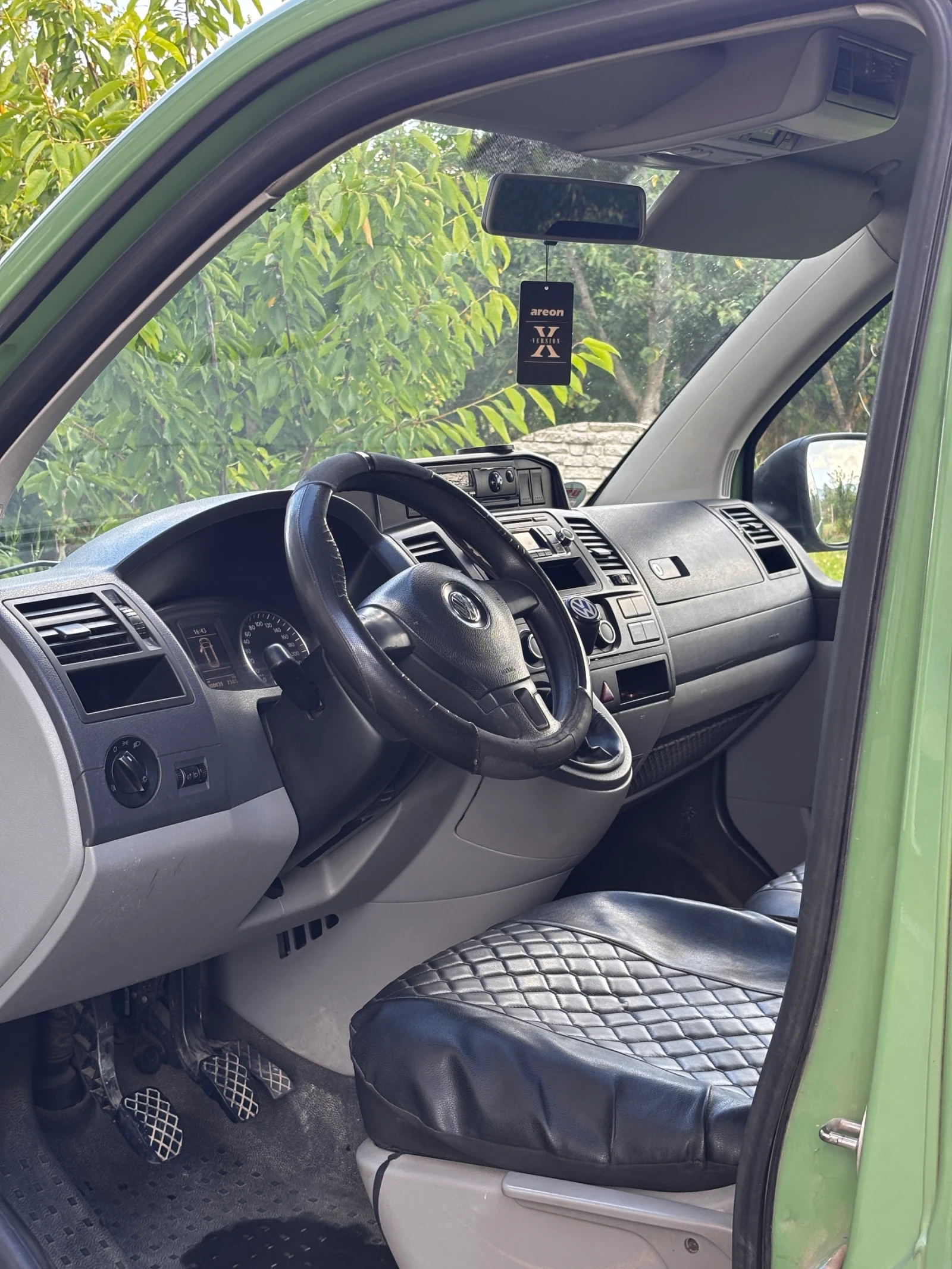 VW T5, снимка 3 - Бусове и автобуси - 56068827