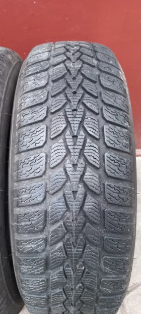 Гуми Зимни 185/65R15, снимка 2 - Гуми и джанти - 46405609