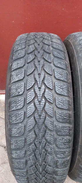 Гуми Зимни 185/65R15, снимка 3 - Гуми и джанти - 46405609