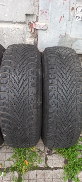 Гуми с джанти Pirelli 195/65R15, снимка 16 - Гуми и джанти - 52368635