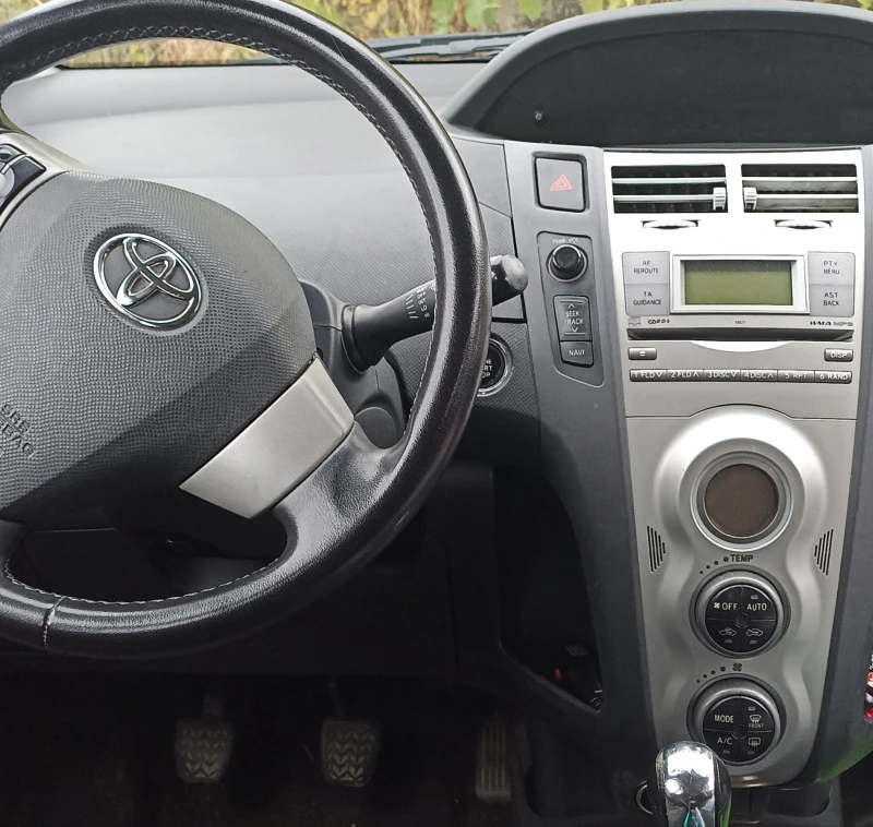 Toyota Yaris, снимка 5 - Автомобили и джипове - 47639985