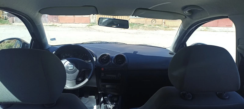 Seat Ibiza 1.4 i, снимка 3 - Автомобили и джипове - 47063935