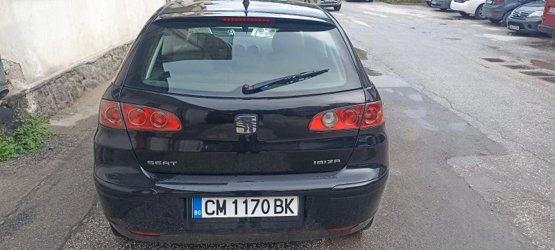 Seat Ibiza 1.4 i, снимка 4 - Автомобили и джипове - 47063935