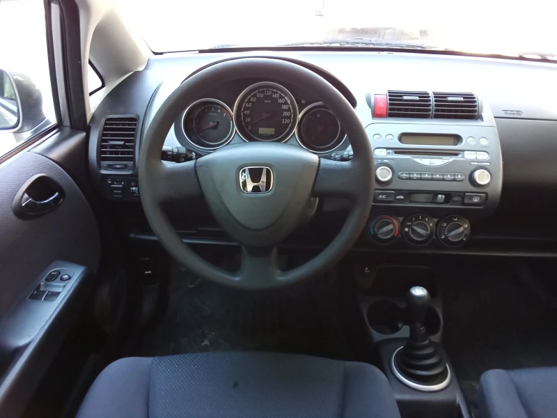 Honda Jazz 1.4i-83kc., снимка 8 - Автомобили и джипове - 47231062