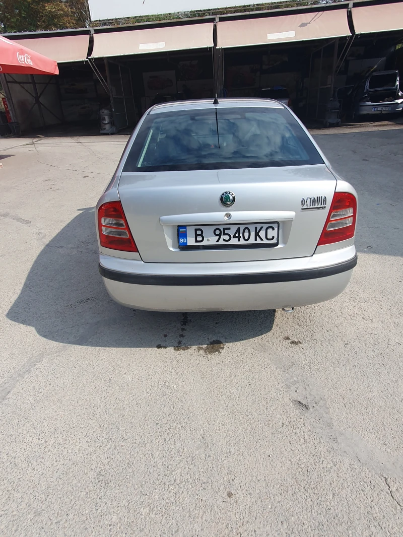 Skoda Octavia 2.0 Ambiente, снимка 4 - Автомобили и джипове - 48186974