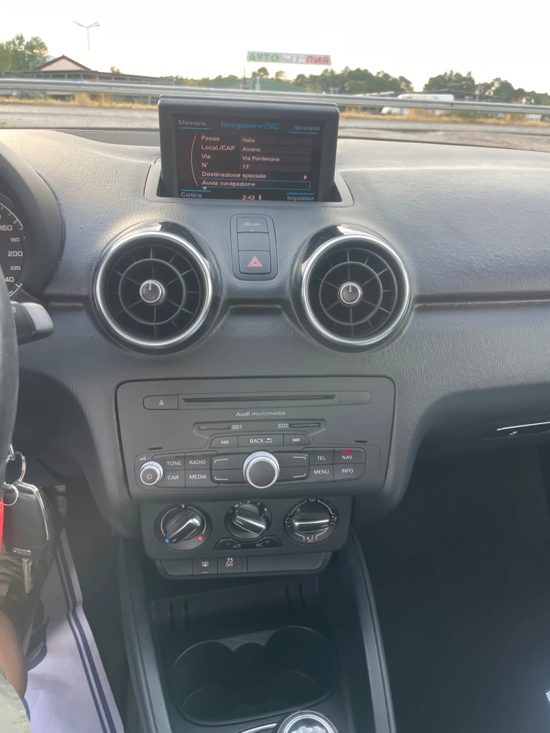 Audi A1 1.6TDI-S-LINE-NAVI-ITALIA, снимка 12 - Автомобили и джипове - 51124133