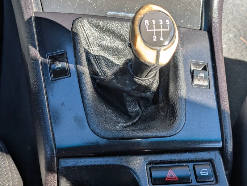 BMW 318, снимка 9 - Автомобили и джипове - 52561865