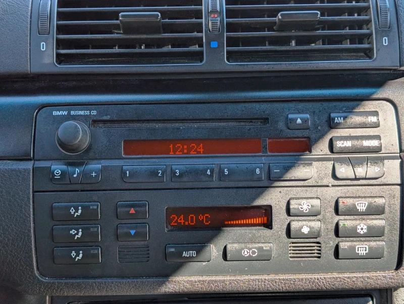 BMW 318, снимка 10 - Автомобили и джипове - 52561865