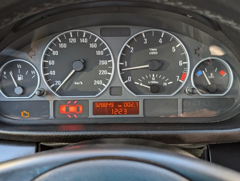 BMW 318, снимка 11 - Автомобили и джипове - 52561865