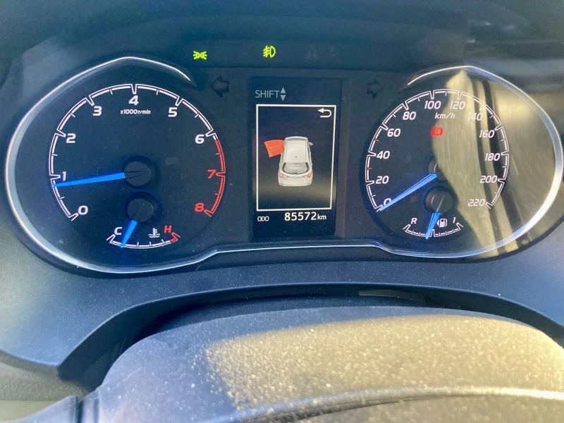 Toyota Yaris 1.0, снимка 7 - Автомобили и джипове - 52861053