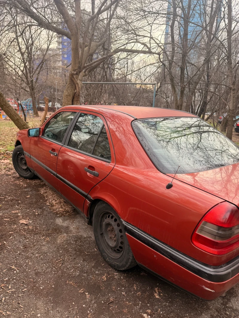 Mercedes-Benz C 220, снимка 4 - Автомобили и джипове - 53166008