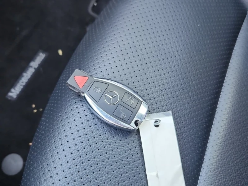 Mercedes-Benz C 300 2018 * CARFAX * ОТ ПРЕДСТАВИТЕЛСТВО, снимка 15 - Автомобили и джипове - 53288109