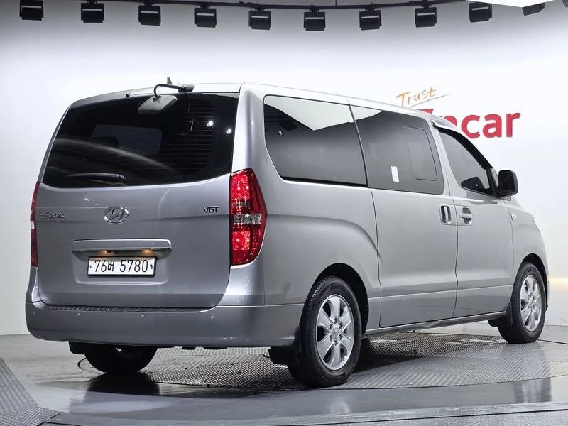 Hyundai Starex 2.5 Automatic, снимка 2 - Автомобили и джипове - 55948761