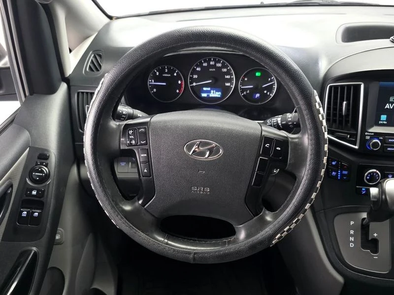Hyundai Starex 2.5 Automatic, снимка 13 - Автомобили и джипове - 55948761