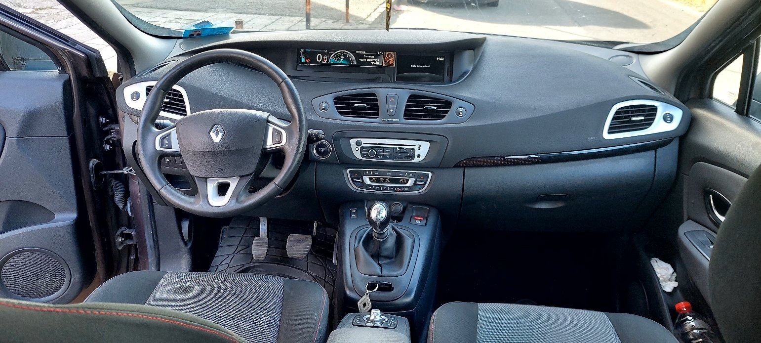 Renault Scenic 1.5 dizel - изображение 1