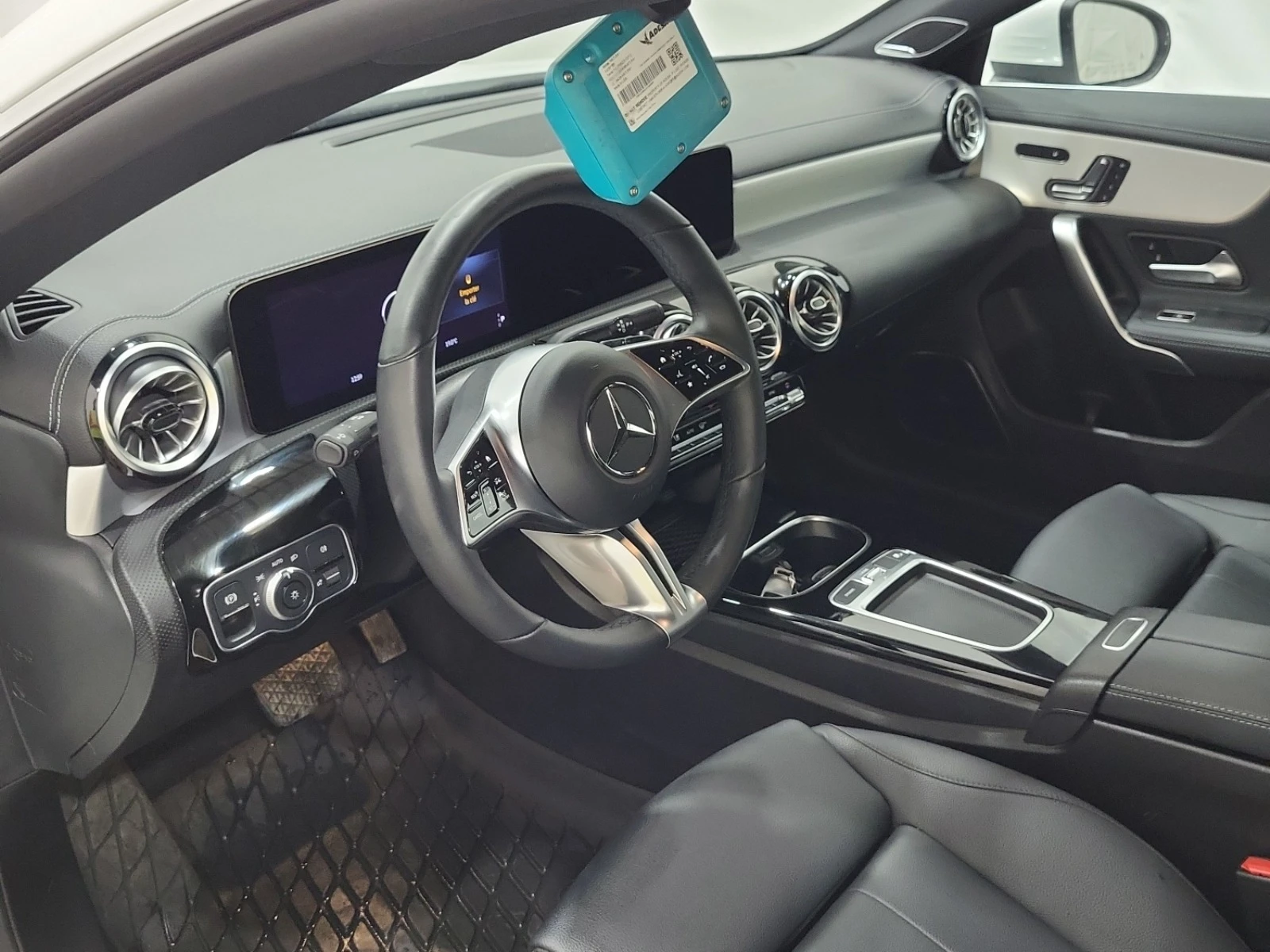 Mercedes-Benz CLA 250 * ЦЕНА ДО БЪЛГАРИЯ * (CARFAX) - изображение 9