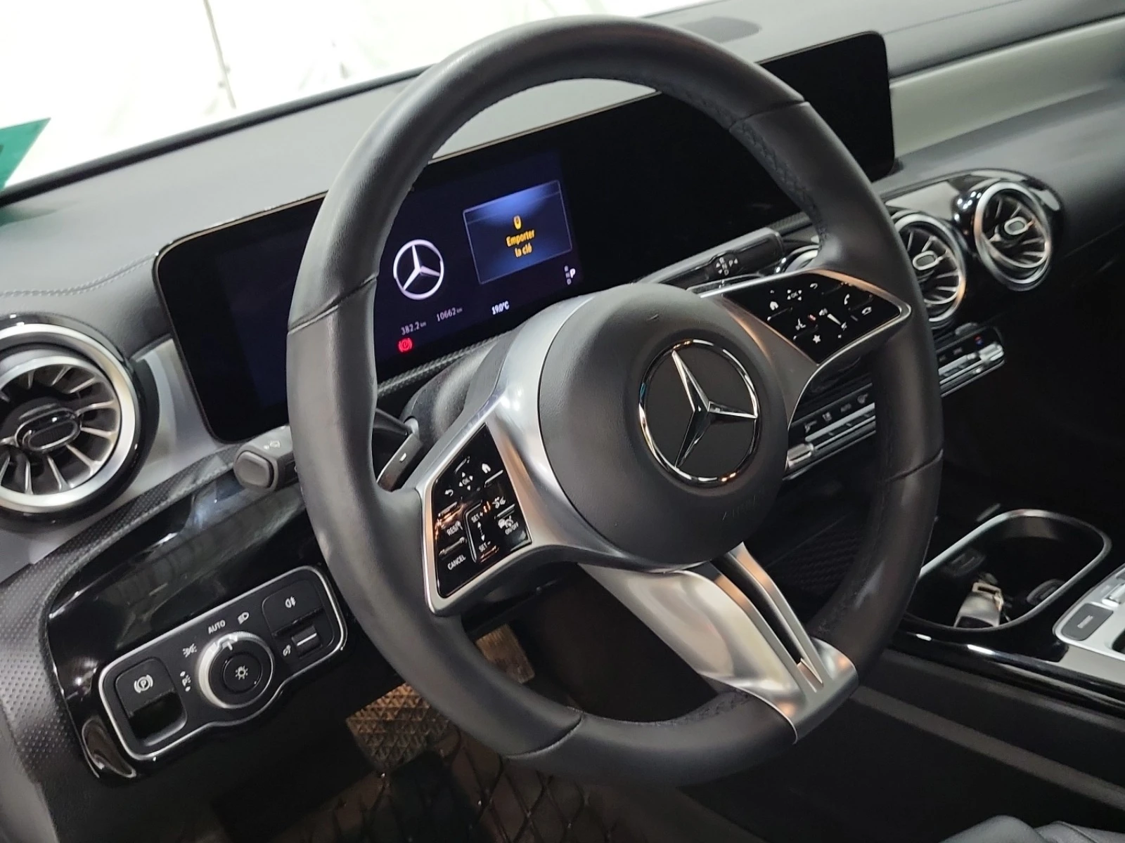 Mercedes-Benz CLA 250 * ЦЕНА ДО БЪЛГАРИЯ * (CARFAX) - изображение 7