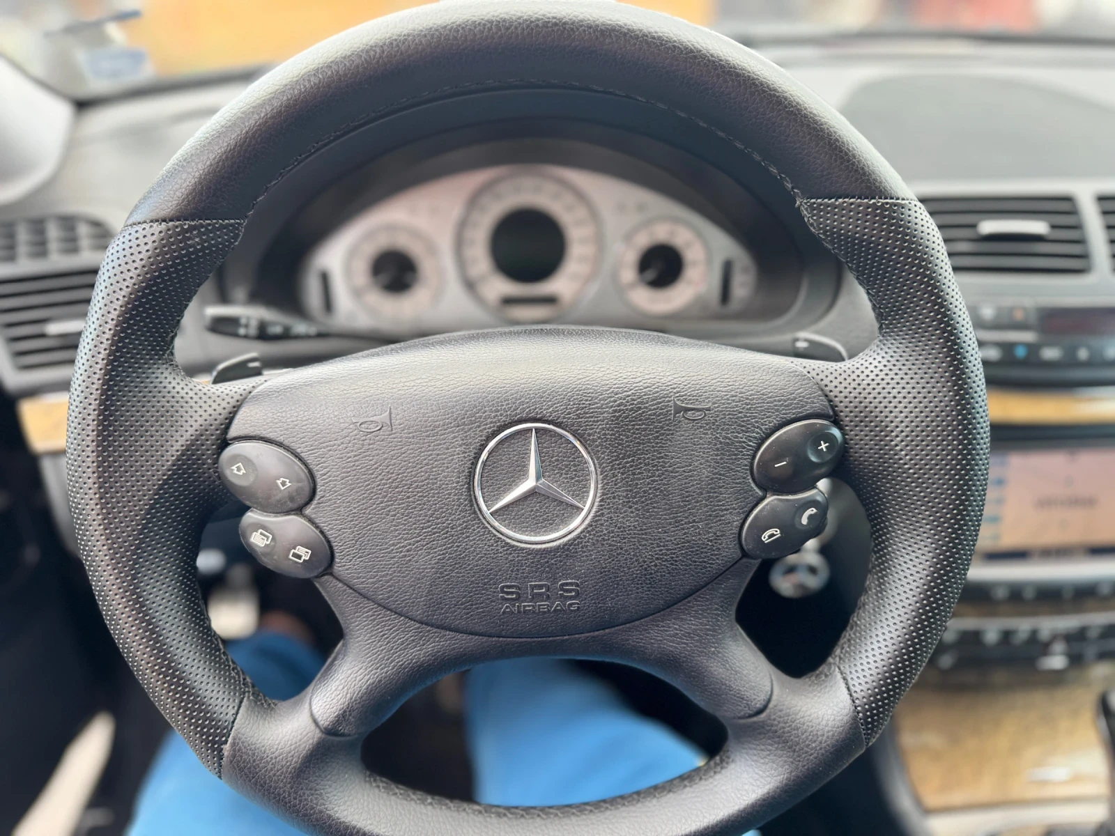 Mercedes-Benz E 500  - изображение 10