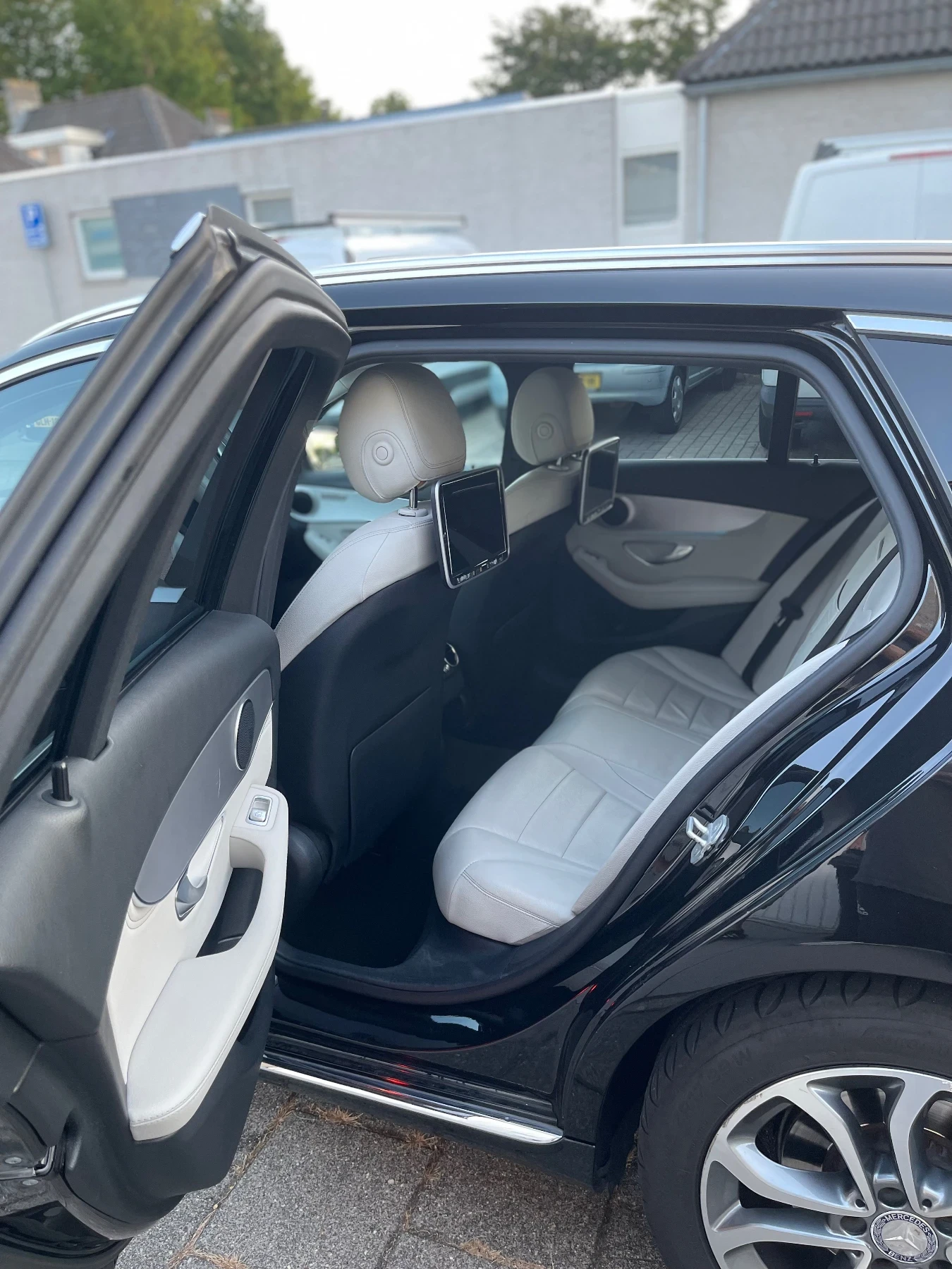 Mercedes-Benz C 350  - изображение 10