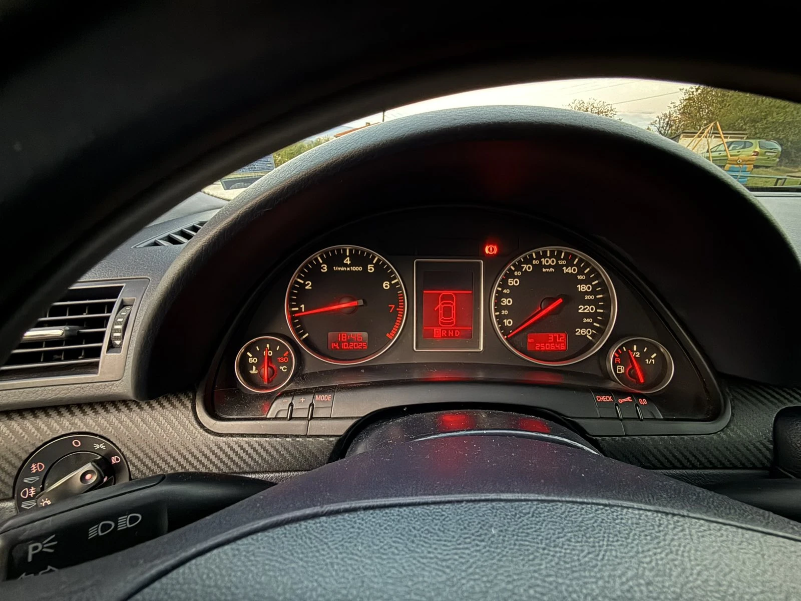 Audi A4 2.0i - изображение 8