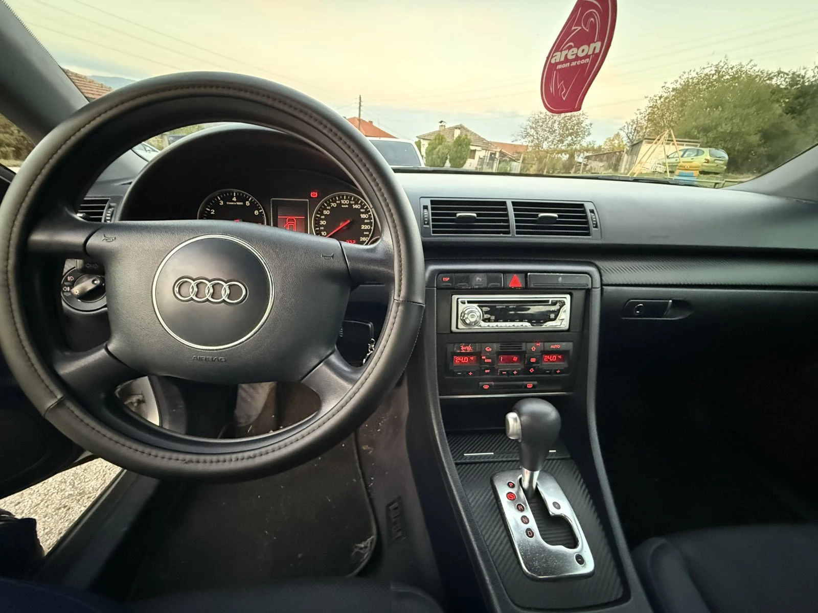 Audi A4 2.0i - изображение 7