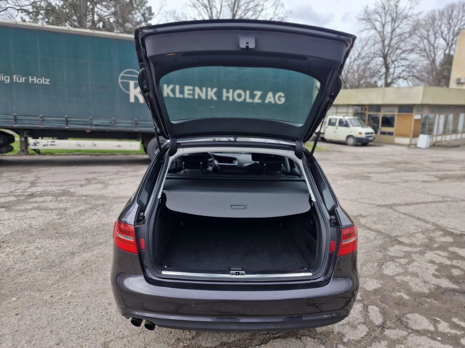 Audi A4 2.0 TDI FACELIFT , снимка 9 - Автомобили и джипове - 54007476