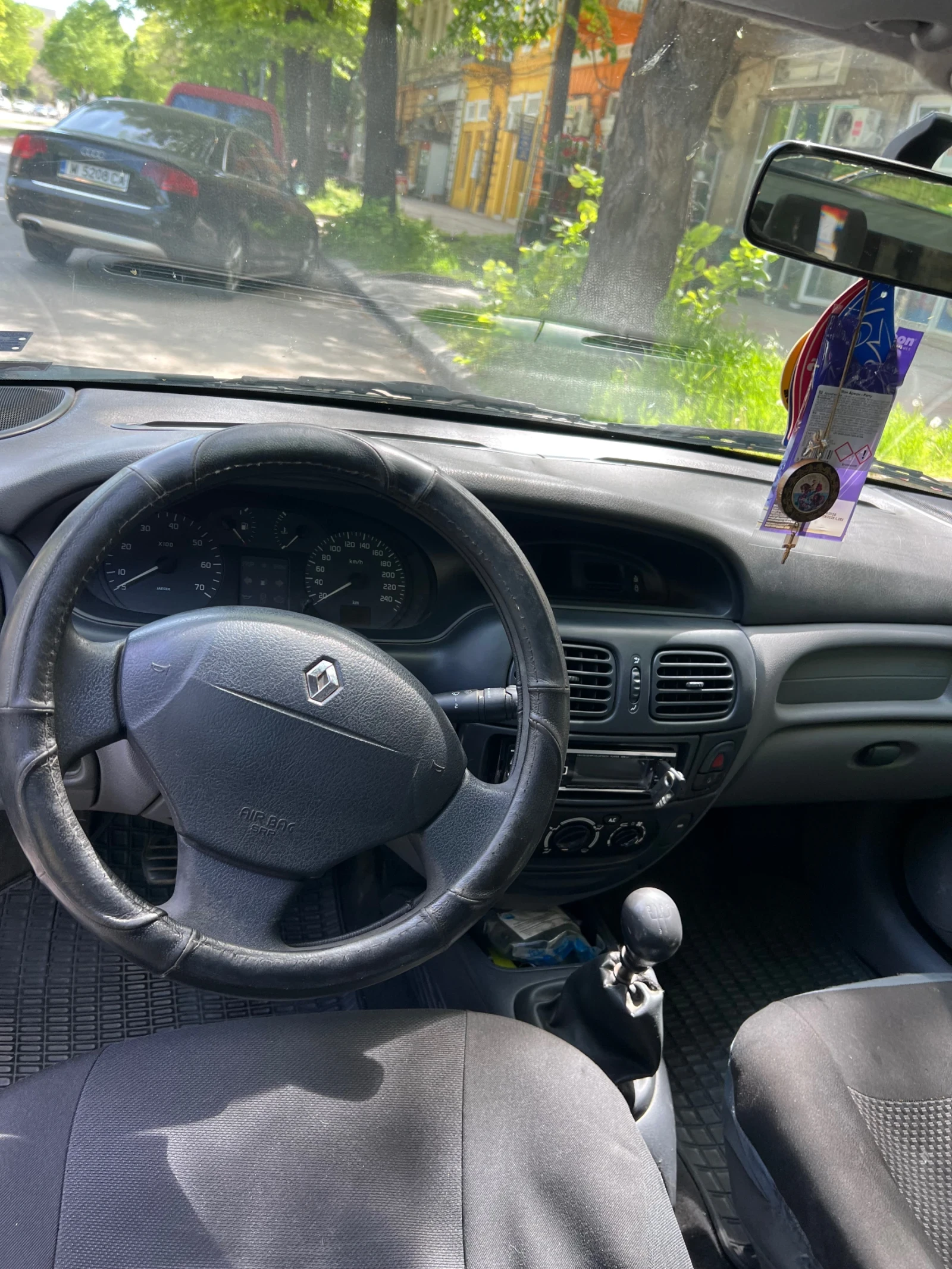 Renault Megane, снимка 8 - Автомобили и джипове - 54365702