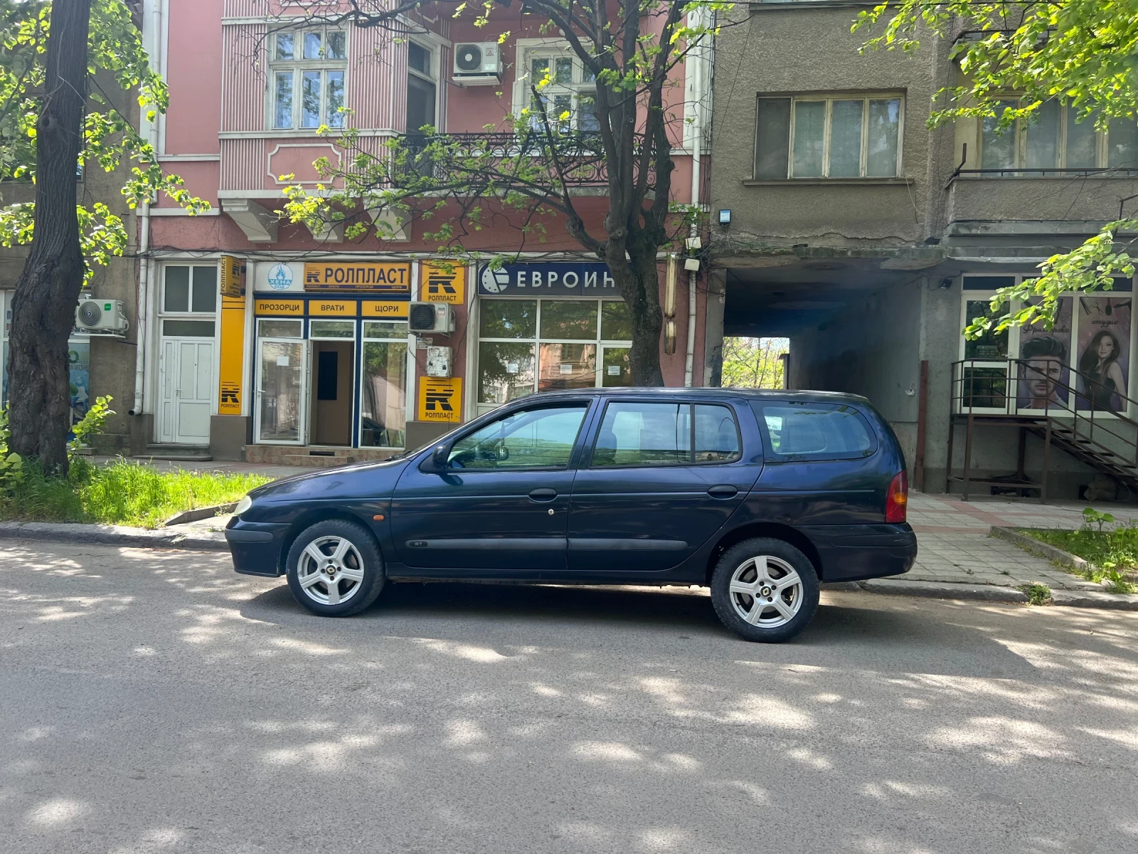 Renault Megane, снимка 7 - Автомобили и джипове - 54365702