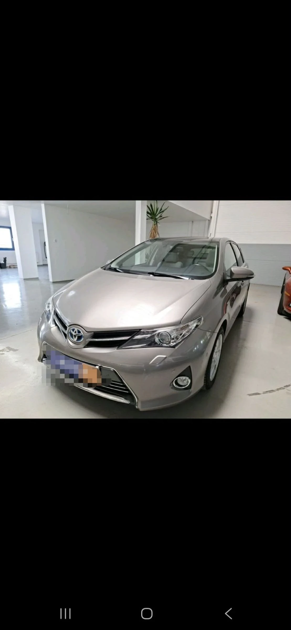 Toyota Auris 1.8 Hybrid, снимка 2 - Автомобили и джипове - 55218091