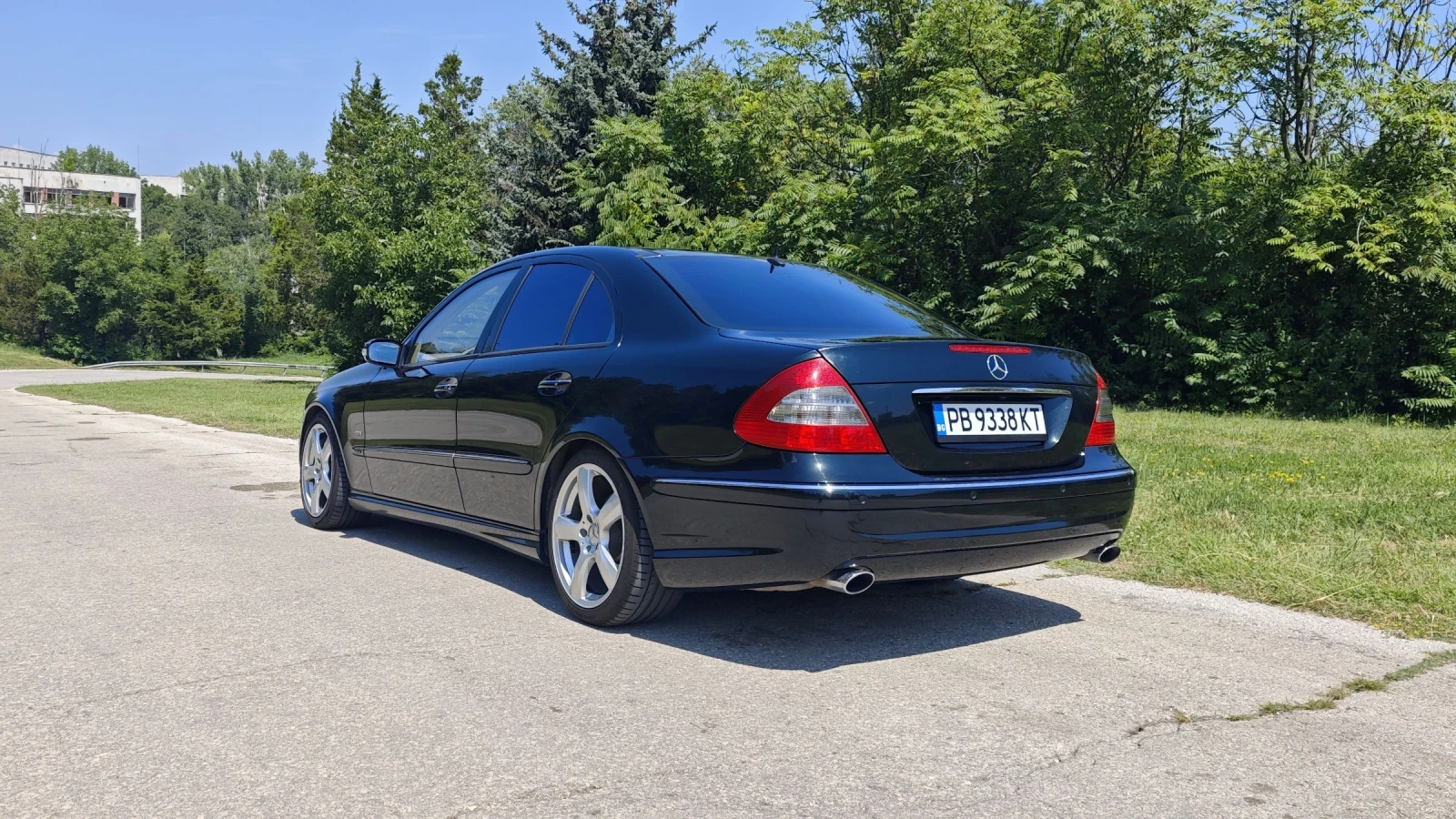 Mercedes-Benz E 500, снимка 3 - Автомобили и джипове - 55331871