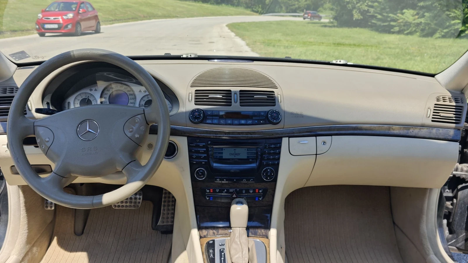 Mercedes-Benz E 500, снимка 9 - Автомобили и джипове - 55331871