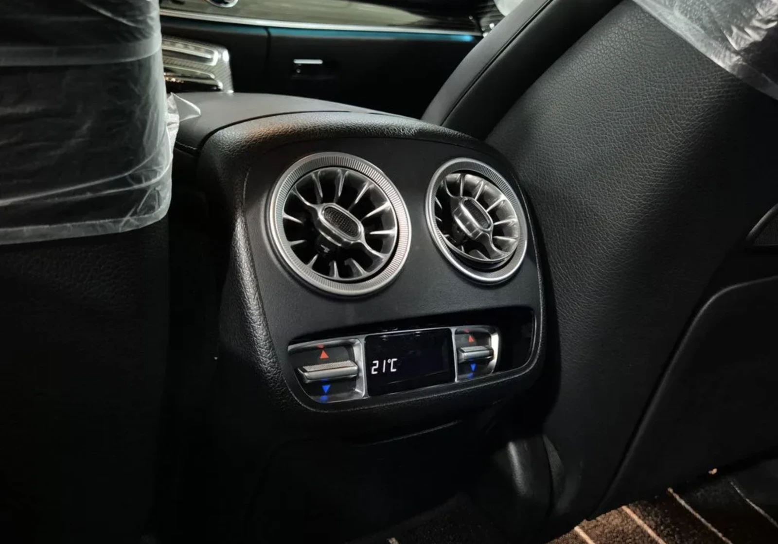 Mercedes-Benz CLS 450 63 AMG STYLE / BURMESTER / HUD / ПАНОРАМА / CARBON, снимка 16 - Автомобили и джипове - 55434405