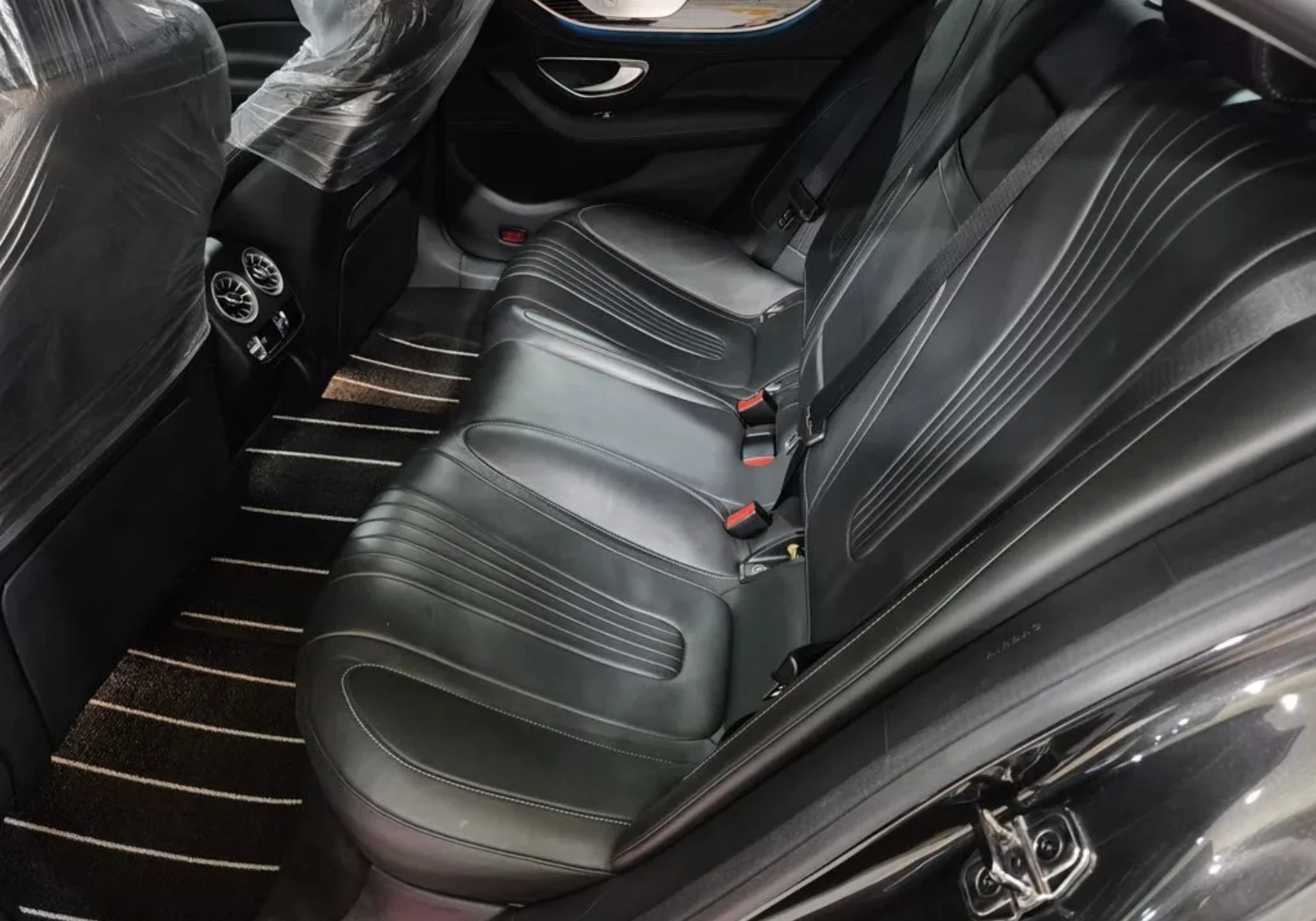 Mercedes-Benz CLS 450 63 AMG STYLE / BURMESTER / HUD / ПАНОРАМА / CARBON, снимка 13 - Автомобили и джипове - 55434405