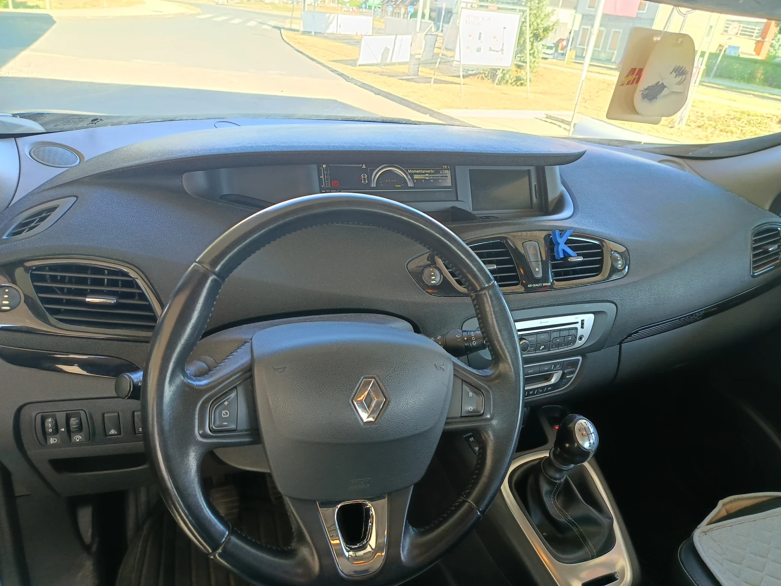 Renault Scenic 1.2 tce, снимка 9 - Автомобили и джипове - 55661378