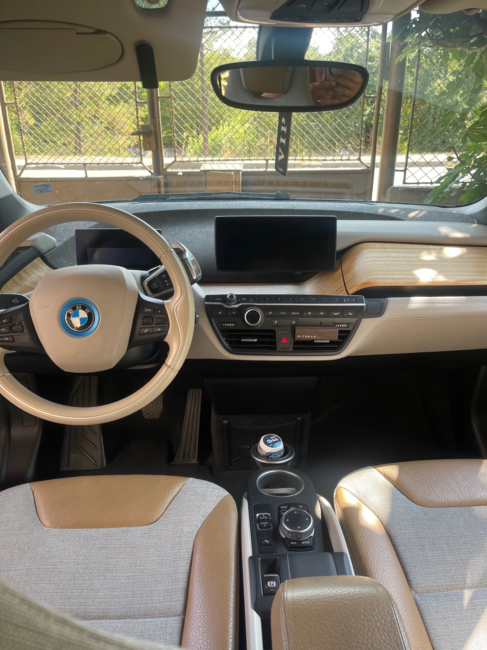 BMW i3 60ah термопомпа, подгрев, самопаркиране , снимка 13 - Автомобили и джипове - 55838398