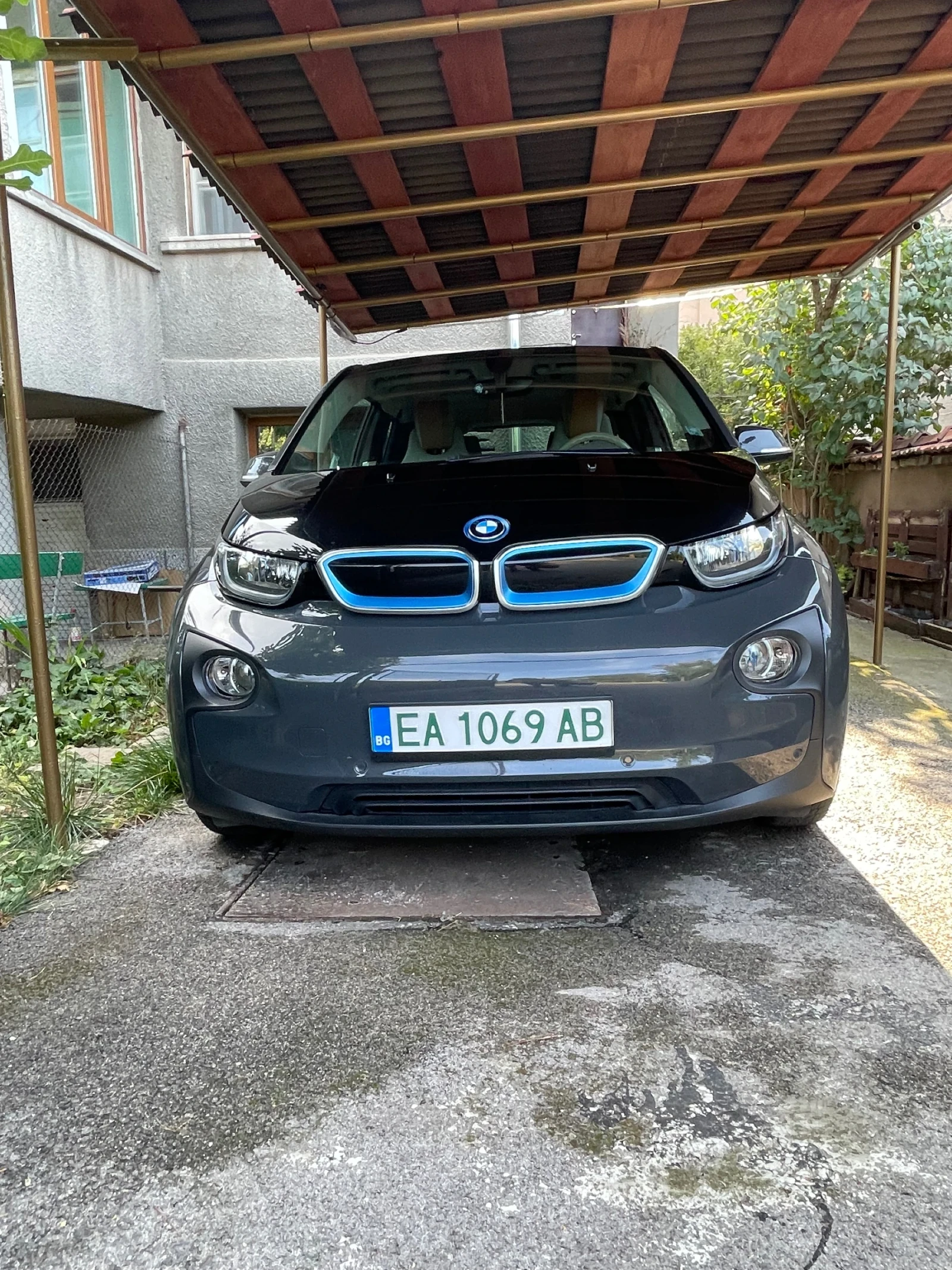 BMW i3 60ah термопомпа, подгрев, самопаркиране , снимка 2 - Автомобили и джипове - 55838398