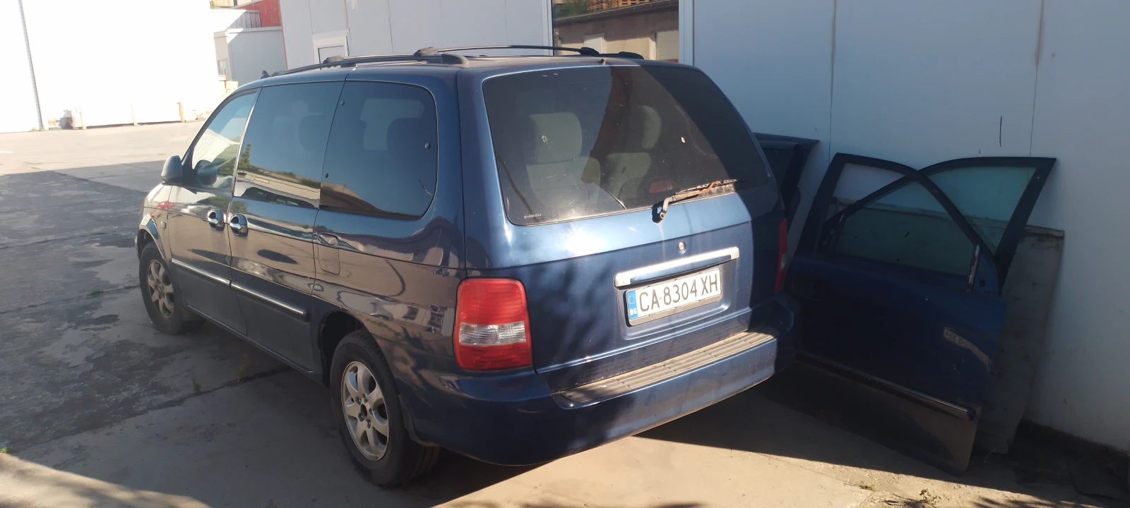 Kia Carnival 2.9 CRDI, снимка 3 - Автомобили и джипове - 56093957