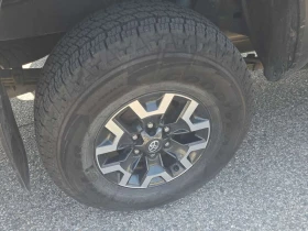 Toyota Tacoma * 4x4 Double Cab SB * CARFAX * ОПЦИЯ ЗА ФИНАНСИРАН, снимка 15