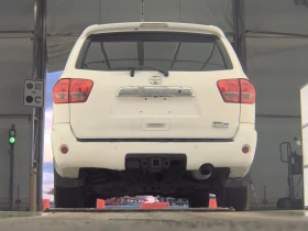 Toyota Sequoia LIMITED* 5.7* V8* ПОДГРЕВ* КАМЕРА* КЕЙЛЕС, снимка 6
