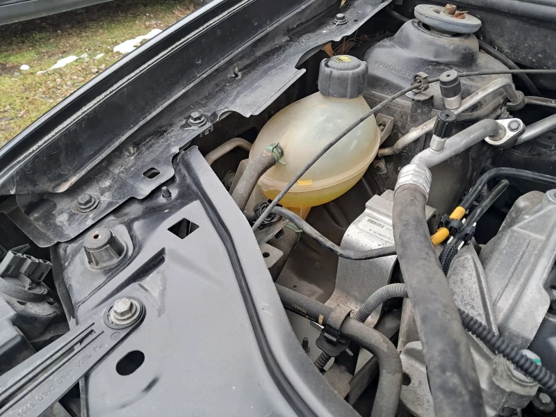 Dacia Duster 1.6 I 105 KS GPL LAUREATE, снимка 15 - Автомобили и джипове - 53202724